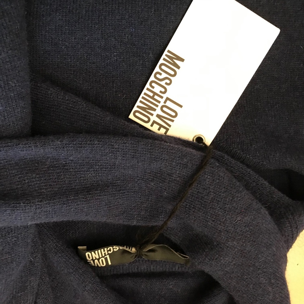 Love ❤️ Moschino Wool Dress - Picture 9 of 16